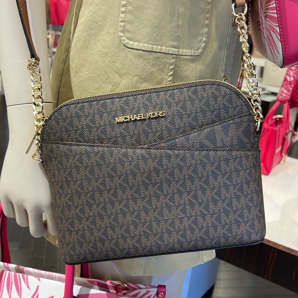 MICHAEL KORS
Jet Set Travel Medium Logo Dome Crossbody Bag
Brown 
NWT - Picture 7 of 16